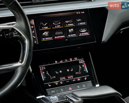 Чорний Ауді E-Tron, об'ємом двигуна 0 л та пробігом 140 тис. км за 26000 $, фото 80 на Automoto.ua