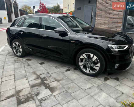 Чорний Ауді E-Tron, об'ємом двигуна 0 л та пробігом 138 тис. км за 25900 $, фото 3 на Automoto.ua