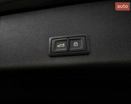 Чорний Ауді E-Tron, об'ємом двигуна 0 л та пробігом 100 тис. км за 31400 $, фото 58 на Automoto.ua