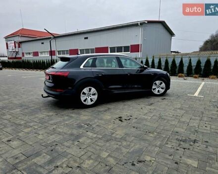 Чорний Ауді E-Tron, об'ємом двигуна 0 л та пробігом 135 тис. км за 22900 $, фото 7 на Automoto.ua