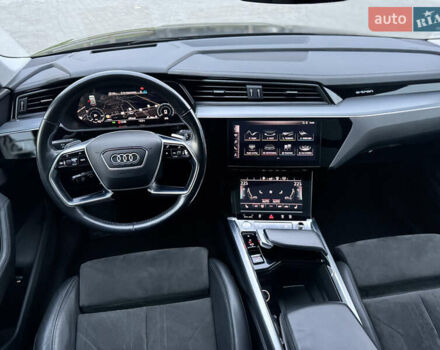 Черный Ауди E-Tron, объемом двигателя 0 л и пробегом 134 тыс. км за 27800 $, фото 14 на Automoto.ua