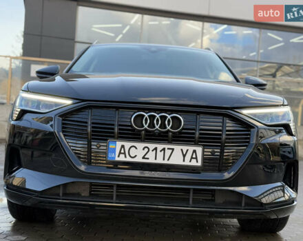 Чорний Ауді E-Tron, об'ємом двигуна 0 л та пробігом 63 тис. км за 26500 $, фото 7 на Automoto.ua