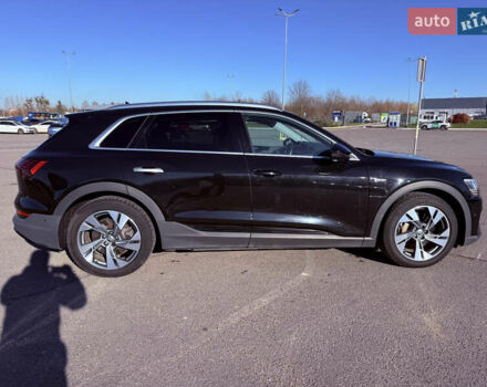 Чорний Ауді E-Tron, об'ємом двигуна 0 л та пробігом 118 тис. км за 19800 $, фото 7 на Automoto.ua