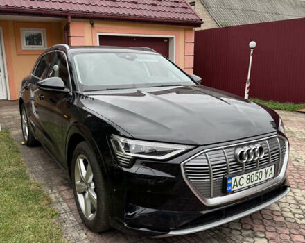 Чорний Ауді E-Tron, об'ємом двигуна 0 л та пробігом 211 тис. км за 20500 $, фото 3 на Automoto.ua