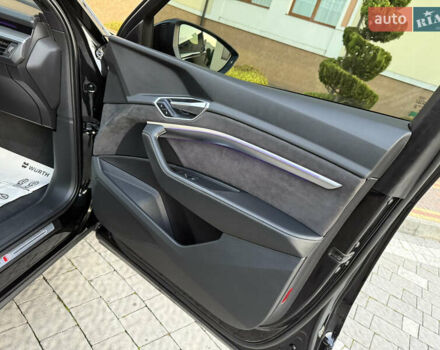 Черный Ауди E-Tron, объемом двигателя 0 л и пробегом 88 тыс. км за 29900 $, фото 77 на Automoto.ua