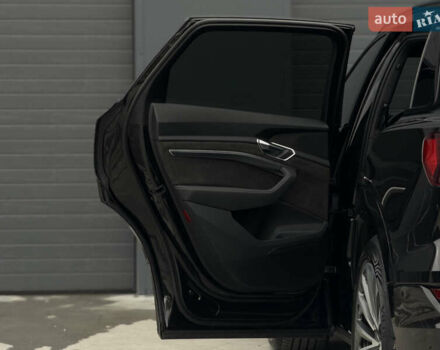 Чорний Ауді E-Tron, об'ємом двигуна 0 л та пробігом 162 тис. км за 28500 $, фото 49 на Automoto.ua