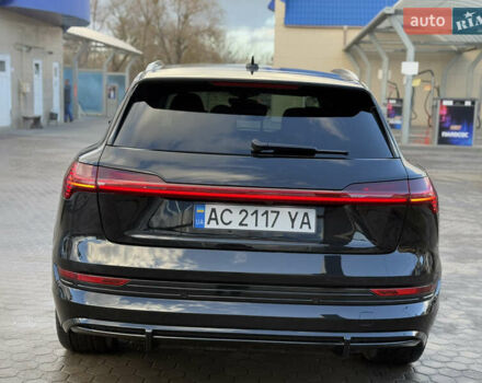 Чорний Ауді E-Tron, об'ємом двигуна 0 л та пробігом 63 тис. км за 26500 $, фото 18 на Automoto.ua