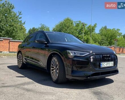 Чорний Ауді E-Tron, об'ємом двигуна 0 л та пробігом 65 тис. км за 33000 $, фото 2 на Automoto.ua