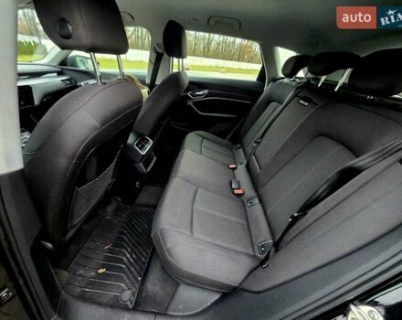 Чорний Ауді E-Tron, об'ємом двигуна 0 л та пробігом 135 тис. км за 22900 $, фото 31 на Automoto.ua