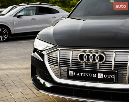 Черный Ауди E-Tron, объемом двигателя 0 л и пробегом 50 тыс. км за 31900 $, фото 12 на Automoto.ua