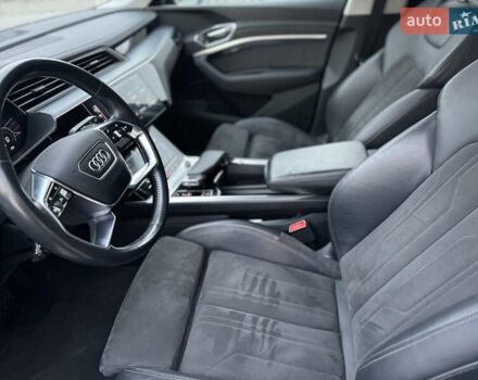 Черный Ауди E-Tron, объемом двигателя 0 л и пробегом 134 тыс. км за 27800 $, фото 15 на Automoto.ua