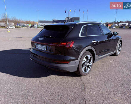 Чорний Ауді E-Tron, об'ємом двигуна 0 л та пробігом 118 тис. км за 19800 $, фото 6 на Automoto.ua