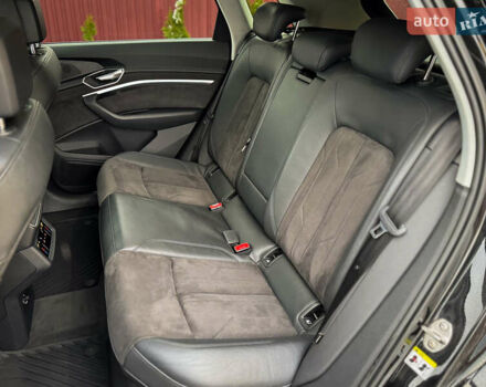 Чорний Ауді E-Tron, об'ємом двигуна 0 л та пробігом 140 тис. км за 26000 $, фото 74 на Automoto.ua