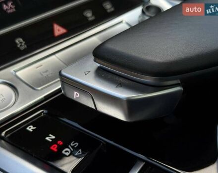Чорний Ауді E-Tron, об'ємом двигуна 0 л та пробігом 75 тис. км за 31000 $, фото 53 на Automoto.ua