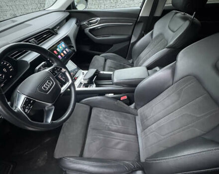 Черный Ауди E-Tron, объемом двигателя 0 л и пробегом 134 тыс. км за 27800 $, фото 22 на Automoto.ua