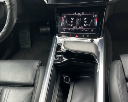 Чорний Ауді E-Tron, об'ємом двигуна 0 л та пробігом 138 тис. км за 29900 $, фото 26 на Automoto.ua