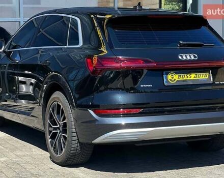 Чорний Ауді E-Tron, об'ємом двигуна 0 л та пробігом 91 тис. км за 32700 $, фото 3 на Automoto.ua