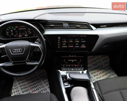 Чорний Ауді E-Tron, об'ємом двигуна 0 л та пробігом 86 тис. км за 29800 $, фото 42 на Automoto.ua