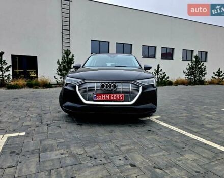 Чорний Ауді E-Tron, об'ємом двигуна 0 л та пробігом 135 тис. км за 22900 $, фото 13 на Automoto.ua