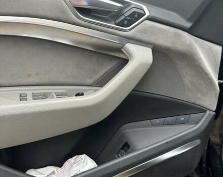 Ауді E-Tron 2019 у Ирпене на Automoto.ua Чорний Ауді E-Tron, об'ємом двигуна 0 л та пробігом 71 тис. км за 38300 $, фото 9 на Automoto.ua