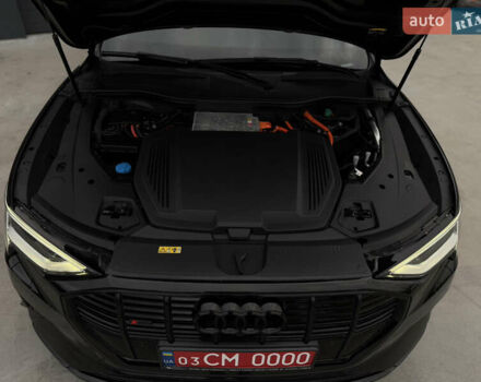 Чорний Ауді E-Tron, об'ємом двигуна 0 л та пробігом 162 тис. км за 28500 $, фото 39 на Automoto.ua
