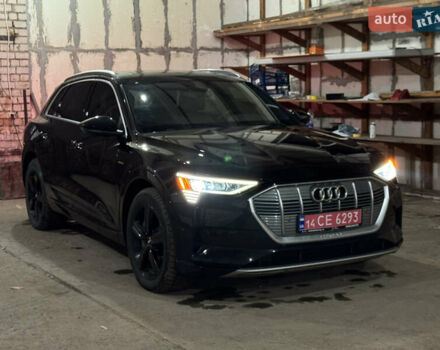 Черный Ауди E-Tron, объемом двигателя 0 л и пробегом 72 тыс. км за 25999 $, фото 3 на Automoto.ua