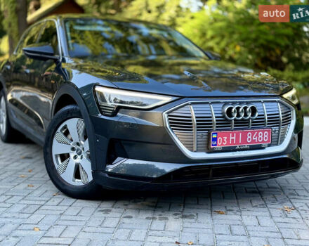 Черный Ауди E-Tron, объемом двигателя 0 л и пробегом 128 тыс. км за 28200 $, фото 7 на Automoto.ua