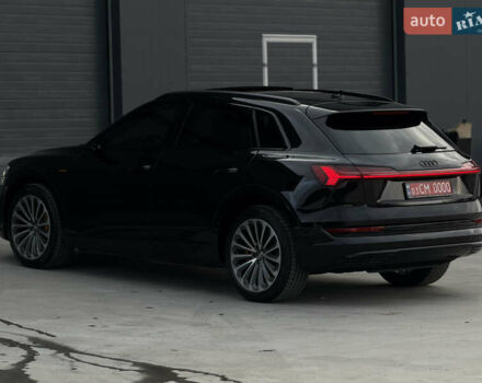 Чорний Ауді E-Tron, об'ємом двигуна 0 л та пробігом 162 тис. км за 28500 $, фото 13 на Automoto.ua