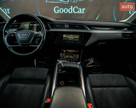 Черный Ауди E-Tron, объемом двигателя 0 л и пробегом 133 тыс. км за 28900 $, фото 74 на Automoto.ua