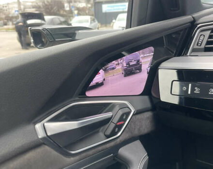 Чорний Ауді E-Tron, об'ємом двигуна 0 л та пробігом 138 тис. км за 29900 $, фото 33 на Automoto.ua