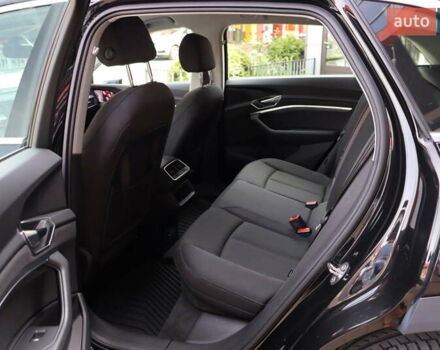 Чорний Ауді E-Tron, об'ємом двигуна 0 л та пробігом 86 тис. км за 29800 $, фото 40 на Automoto.ua