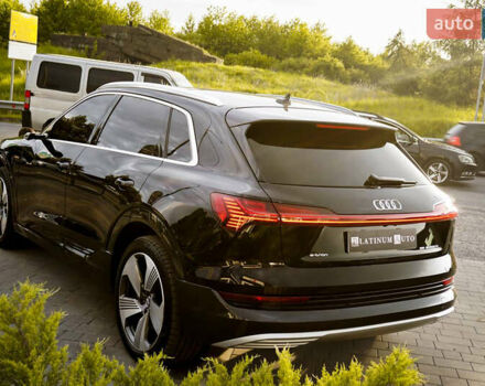 Черный Ауди E-Tron, объемом двигателя 0 л и пробегом 50 тыс. км за 31900 $, фото 7 на Automoto.ua