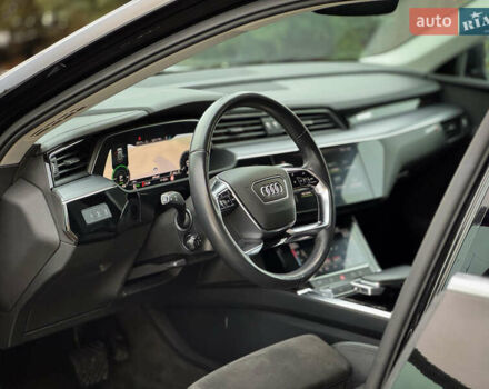 Чорний Ауді E-Tron, об'ємом двигуна 0 л та пробігом 140 тис. км за 26000 $, фото 55 на Automoto.ua