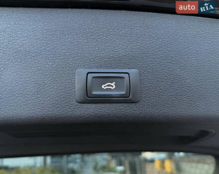 Чорний Ауді E-Tron, об'ємом двигуна 0 л та пробігом 201 тис. км за 23500 $, фото 16 на Automoto.ua