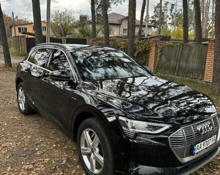 Ауді E-Tron 2019 у Ирпене на Automoto.ua Чорний Ауді E-Tron, об'ємом двигуна 0 л та пробігом 71 тис. км за 38300 $, фото 5 на Automoto.ua