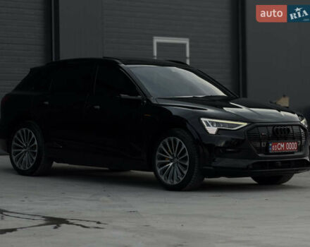 Чорний Ауді E-Tron, об'ємом двигуна 0 л та пробігом 162 тис. км за 28500 $, фото 6 на Automoto.ua