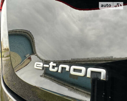 Чорний Ауді E-Tron, об'ємом двигуна 0 л та пробігом 153 тис. км за 34950 $, фото 54 на Automoto.ua