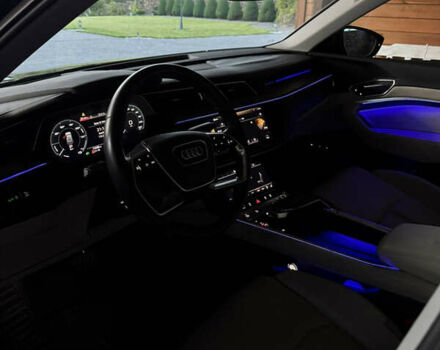 Черный Ауди E-Tron, объемом двигателя 0 л и пробегом 72 тыс. км за 33000 $, фото 26 на Automoto.ua