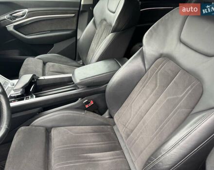 Чорний Ауді E-Tron, об'ємом двигуна 0 л та пробігом 151 тис. км за 27500 $, фото 21 на Automoto.ua