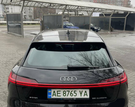 Чорний Ауді E-Tron, об'ємом двигуна 0 л та пробігом 138 тис. км за 29900 $, фото 2 на Automoto.ua