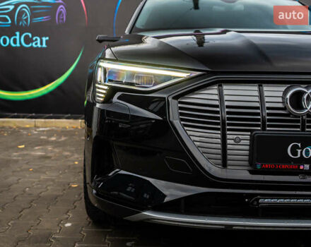 Чорний Ауді E-Tron, об'ємом двигуна 0 л та пробігом 100 тис. км за 31400 $, фото 14 на Automoto.ua