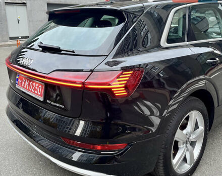 Чорний Ауді E-Tron, об'ємом двигуна 0 л та пробігом 204 тис. км за 21900 $, фото 2 на Automoto.ua