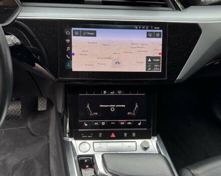 Чорний Ауді E-Tron, об'ємом двигуна 0 л та пробігом 211 тис. км за 20500 $, фото 21 на Automoto.ua