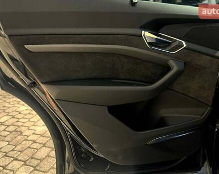 Чорний Ауді E-Tron, об'ємом двигуна 0 л та пробігом 91 тис. км за 32700 $, фото 22 на Automoto.ua