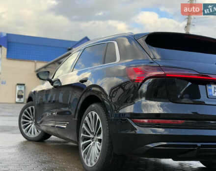 Чорний Ауді E-Tron, об'ємом двигуна 0 л та пробігом 63 тис. км за 26500 $, фото 19 на Automoto.ua
