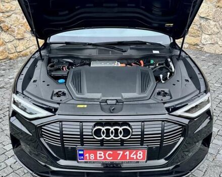 Черный Ауди E-Tron, объемом двигателя 0 л и пробегом 109 тыс. км за 28700 $, фото 58 на Automoto.ua