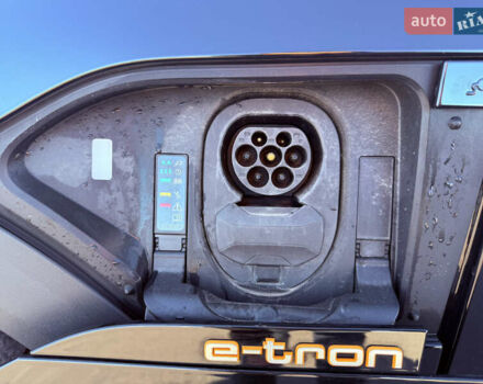 Чорний Ауді E-Tron, об'ємом двигуна 0 л та пробігом 118 тис. км за 19800 $, фото 9 на Automoto.ua