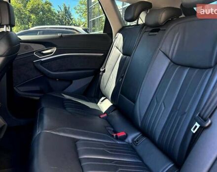 Чорний Ауді E-Tron, об'ємом двигуна 0 л та пробігом 91 тис. км за 32700 $, фото 23 на Automoto.ua