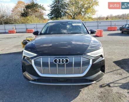 Черный Ауди E-Tron, объемом двигателя 0 л и пробегом 140 тыс. км за 9700 $, фото 4 на Automoto.ua
