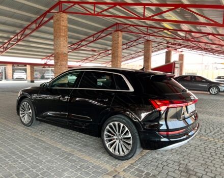 Чорний Ауді E-Tron, об'ємом двигуна 0 л та пробігом 31 тис. км за 32300 $, фото 1 на Automoto.ua